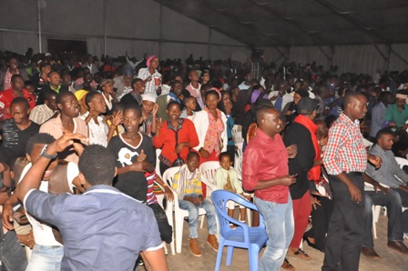 Abitabiriye igitaramo cya Mico Prosper bari benshi banagaragaza ko bishimye
