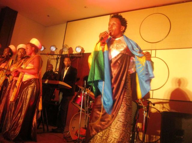 Umuhanzi Chrispin Ngabirama aririmba