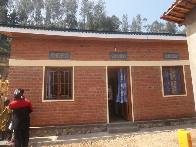 Inzu yagabiwe Mugiraneza Ernestine w’abana babiri