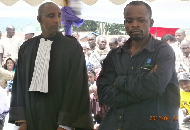 Munyakayanza John n'umwunganizi we Me Rususuruka Adrien