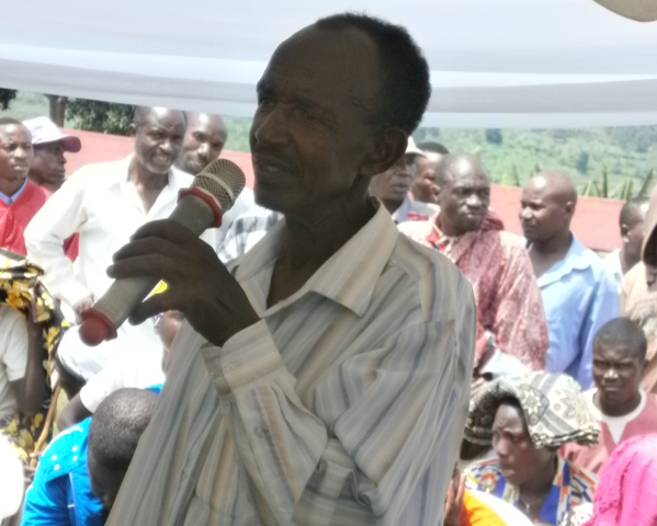 Umusaza Semoya ati "Nitwe yashinyaguriraga"