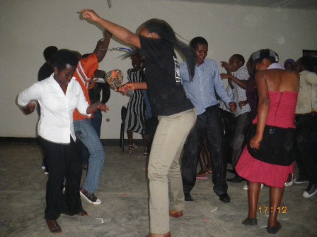 Nyuma y'ihuriro habayeho kwidagadura