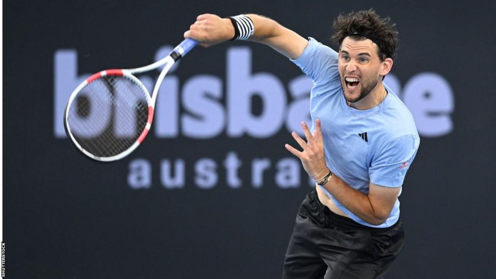 Dominic Thiem wahoze ari nomero ya gatatu ku Isi yarogowe n'inzoka y'incira, ihagarika umukino iminota 40