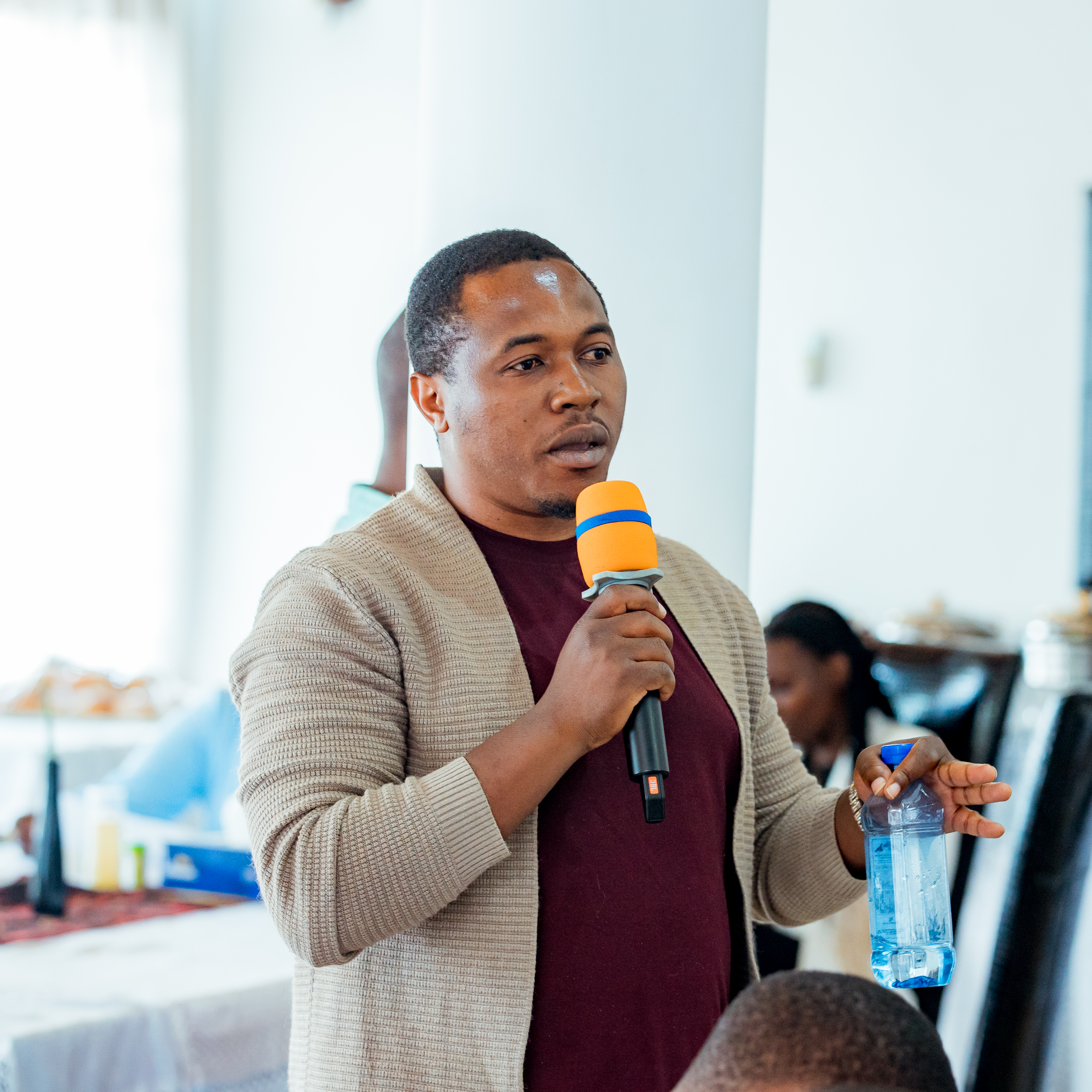 Abanyamakuru bagize umwanya wo kubaza ibibazo