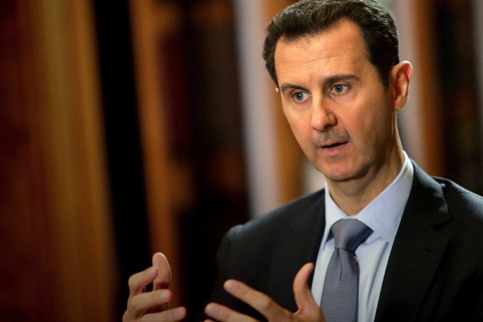 Assad biravugwa ko yahunze igihugu