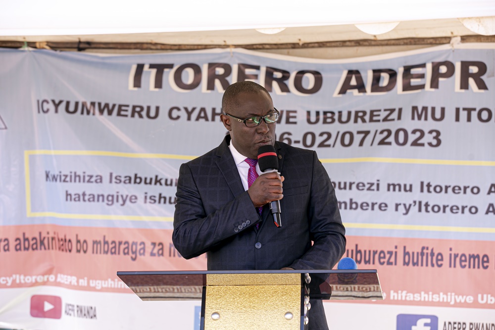 Umuyobozi w'Akarere ka Rusizi, Dr Kibiriga Anicet, yashimye umusanzu wa ADEPR mu burezi