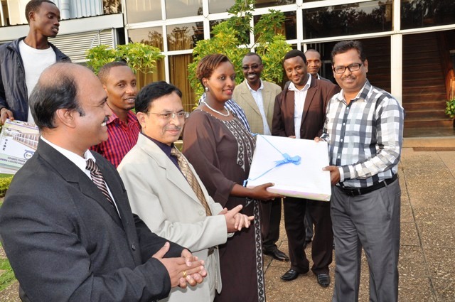 Abayobozi ba STES-Rwanda hamwe n'abayobozi ba UTEXIRWA