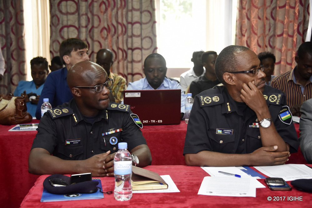 Inzego zitandaukanye zikurikiranira hafi kurwanya ruswa zari zitabiriye imurikwa ry'ubushakashatsi