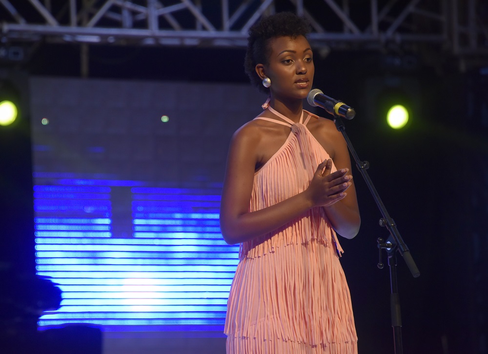 Uwase Hirwa Honorine yatahanye ikamba rya Nyampinga wakunzwe kurusha abandi