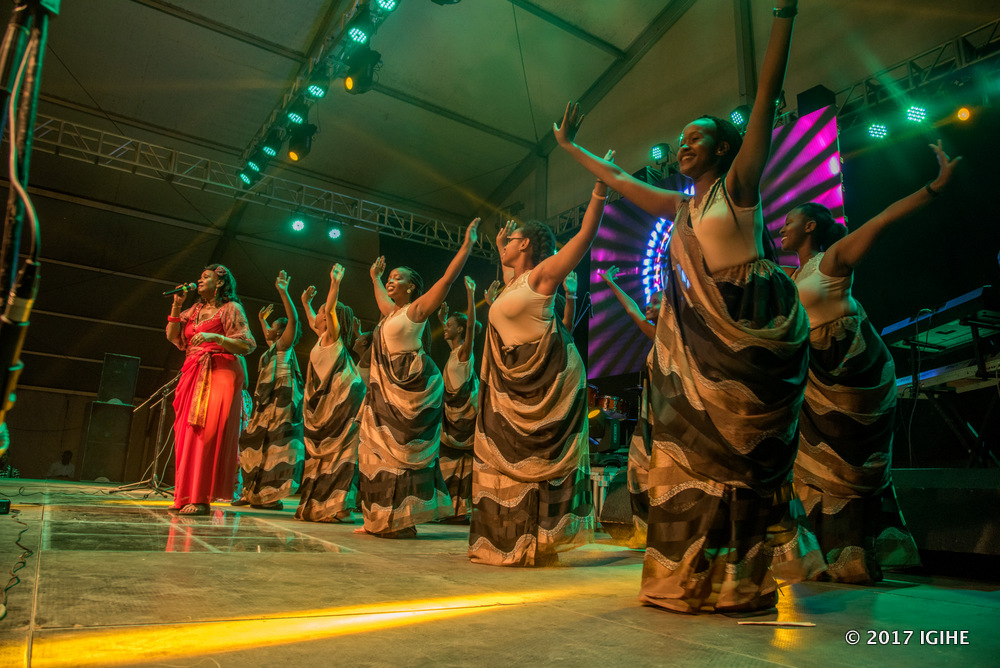 Umuziki Kayirebwa yaririmbye wari umwimerere