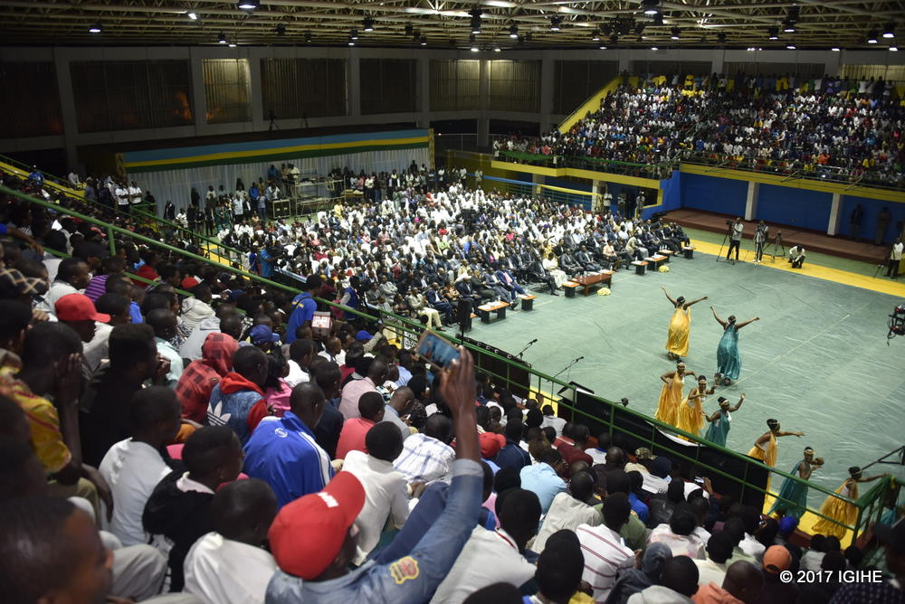 Iki gitaramo cyari cyitabiriwe n'abantu benshi