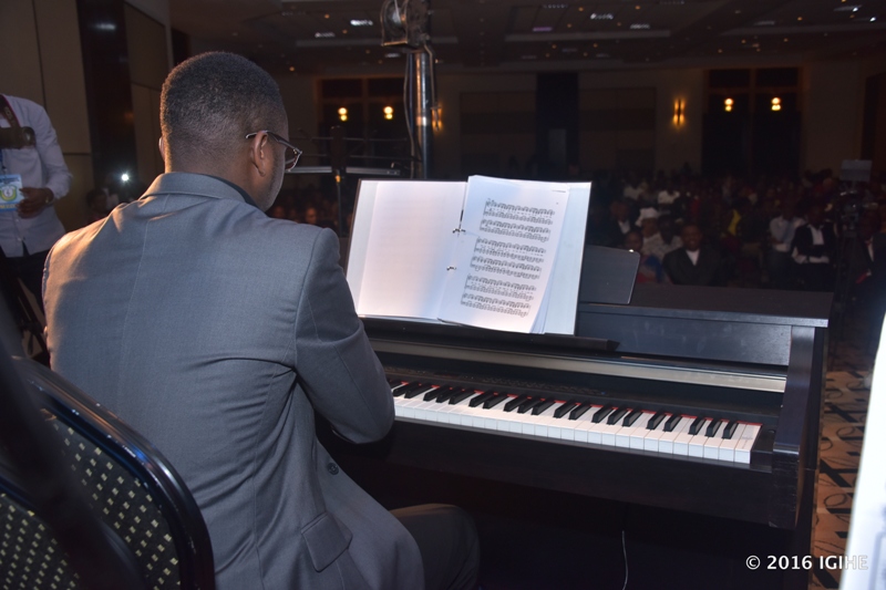 Indirimbo zose baririmbye zari zanditse ku manota