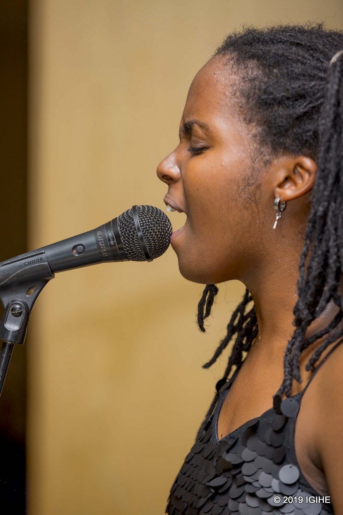 Uwayezu Ariel ari mu banyempano bahanzwe amaso mu muziki w'umwimerere