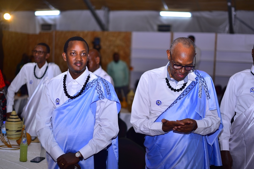 Kagame Geoffrey na Modeste Nsanzabaganwa bari mu bagize Inteko Izirikana bari bitabiriye