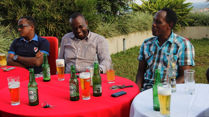 Ikinamico: Ubuyobozi bwa Ntampaka bwari bwatangiye ibiganiro na Kayiranga nk'umutoza, Gacinya we aragarura umutoza wakunzwe n'abafana
