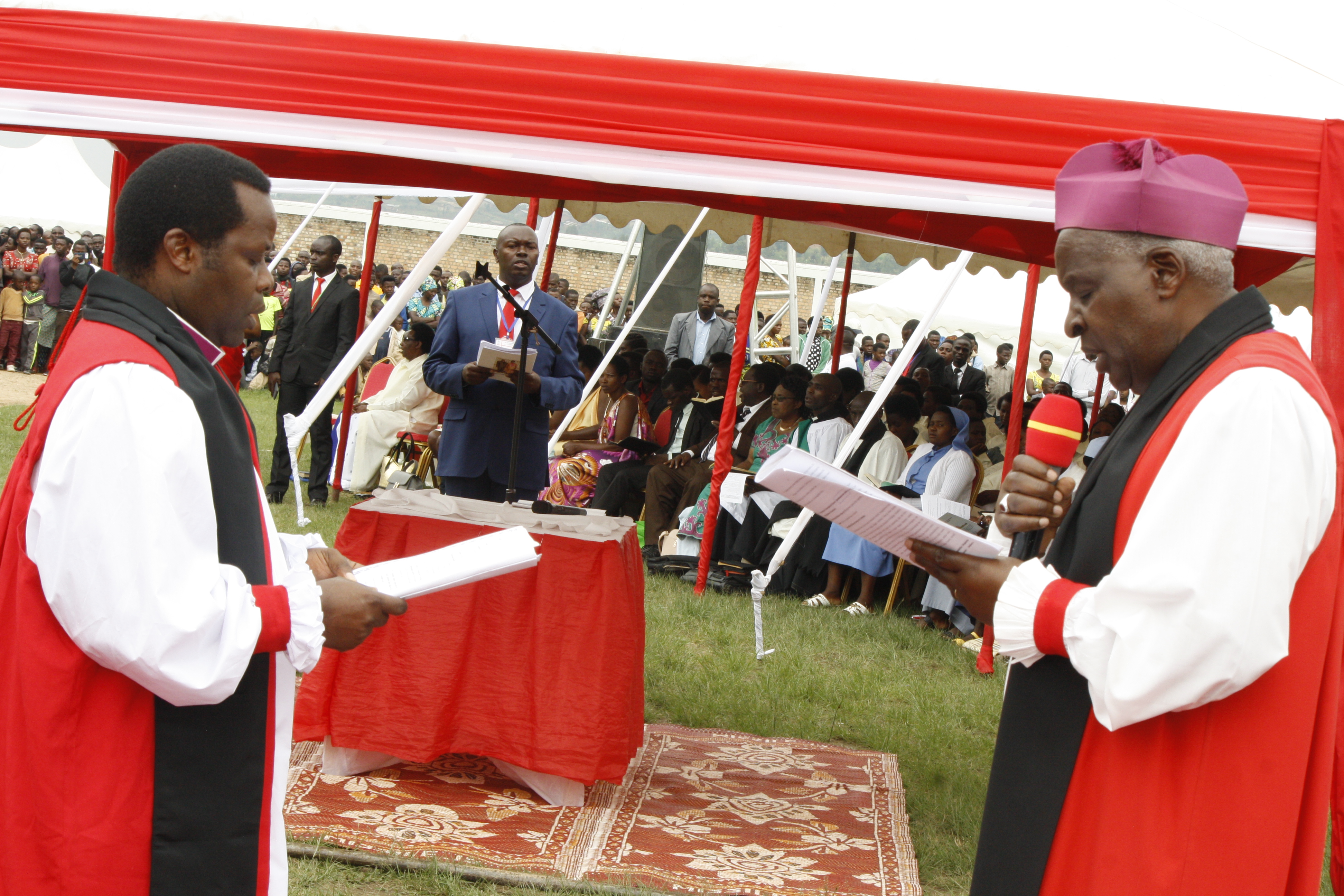Musenyeri Rwaje mu kwimuka Musenyeri Musabyima Assiel wa Diyosezi ya Kigeme