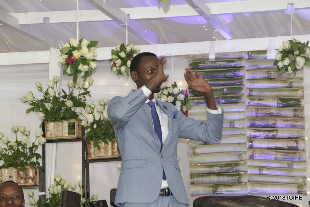 Kayumba Aimé ubwo yiyerekaga umuryango wa Uwera Sarah Sanyu