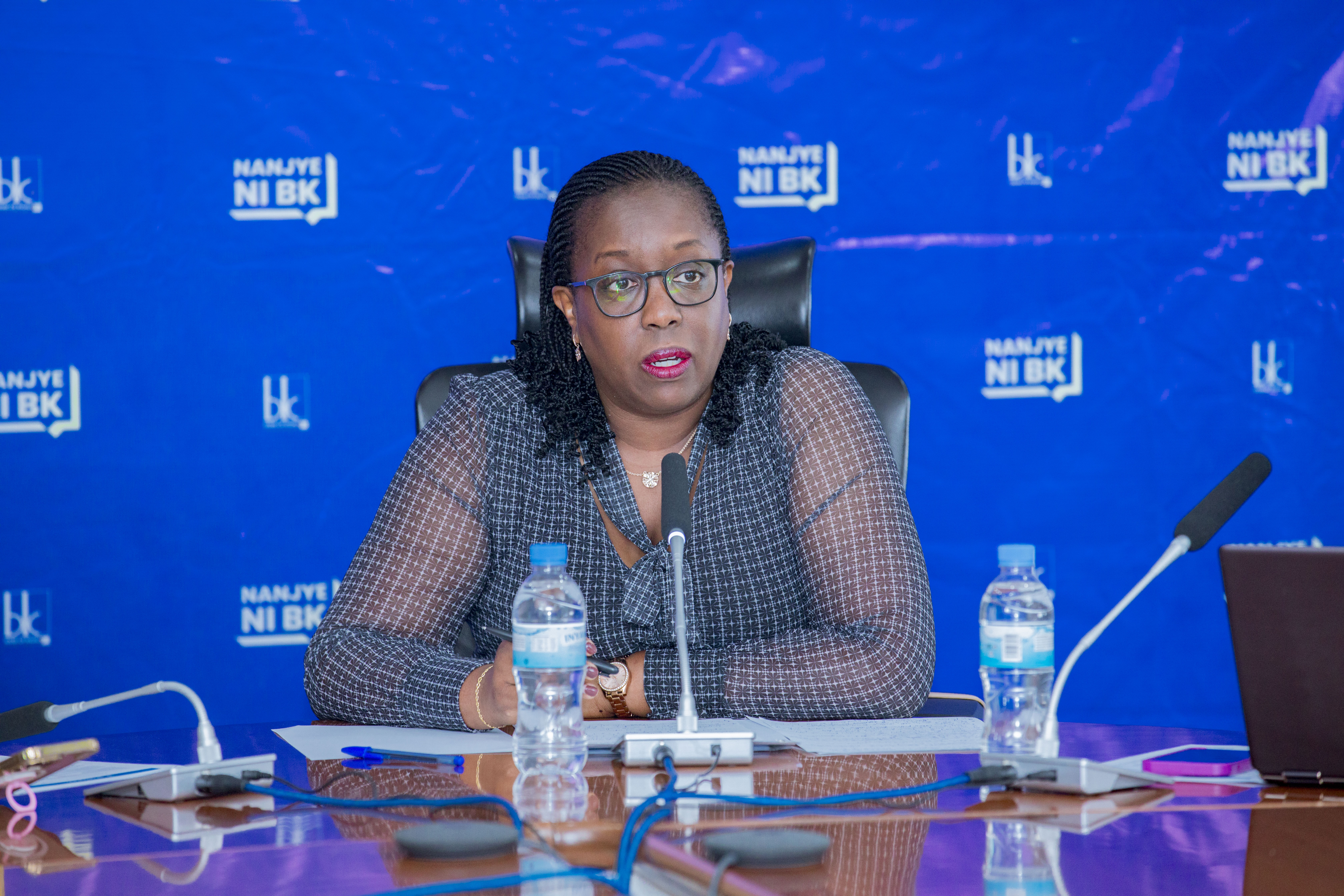Umuyobozi Mukuru wa BK Group Plc, Béata U. Habyarimana, yavuze ko bishimiye iri zamuka kuko rigaragaza akazi katoroshye kakozwe n’iyi banki mu gukomeza guteza imbere imikorere yayo