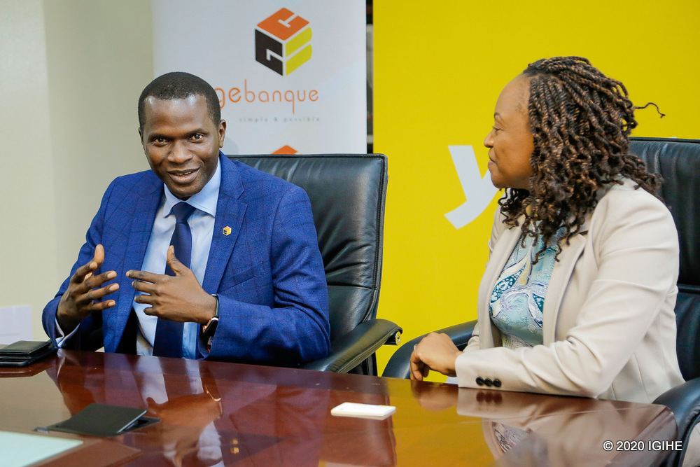 Umuyobozi Mukuru wa Cogebanque, Cherno Gaye, yijeje Umuyobozi Mukuru wa MTN, Mitwa Kaemba Ng’ambi, ko azakomeza gushyigikira ikoranabuhanga mu Rwanda