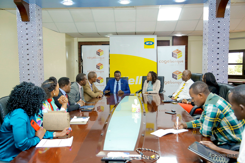 Telefone zigezweho zatanzwe zigiye gushyikirizwa abaturage batishoboye kugira ngo bagendane n'ikoranabuhanga