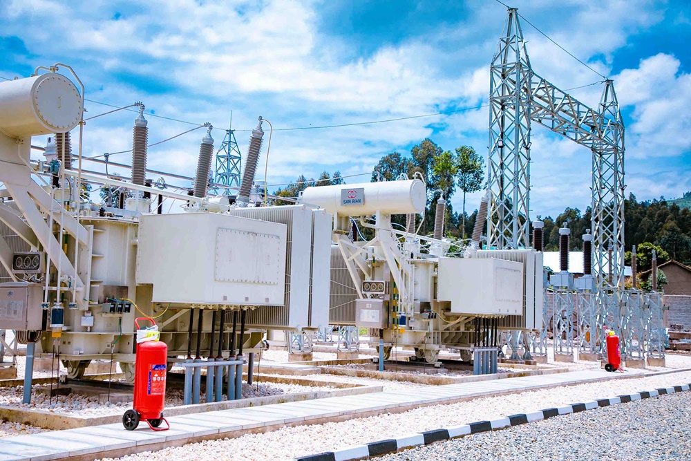 REG ikoresha miliyari 303 Frw mu bikorwa bigamije gutunganya no kugeza ku baturage umuriro w'amashanyarazi
