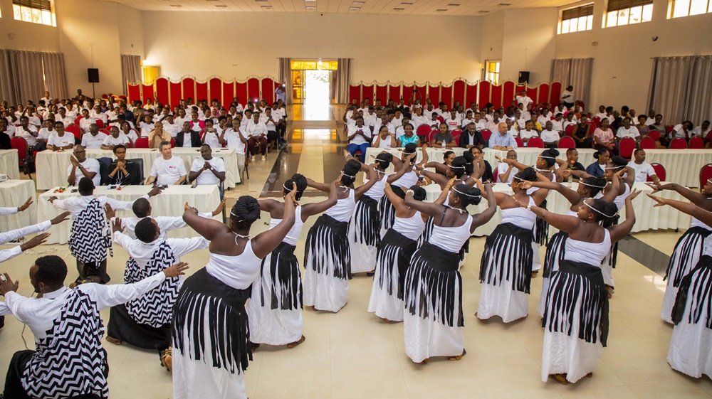 Abakozi ba Sosiyete y’u Rwanda Ishinzwe Ingufu (REG) bizihije Umunsi Mpuzamahanga w’Umugore mu mbyino zibereye ijisho