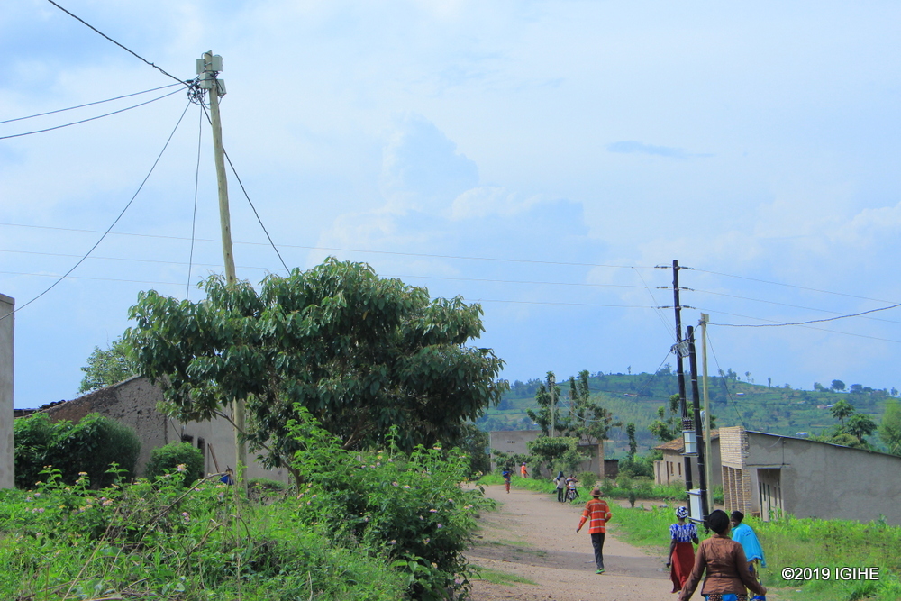 Abaturage barishimira amashanyarazi bahawe