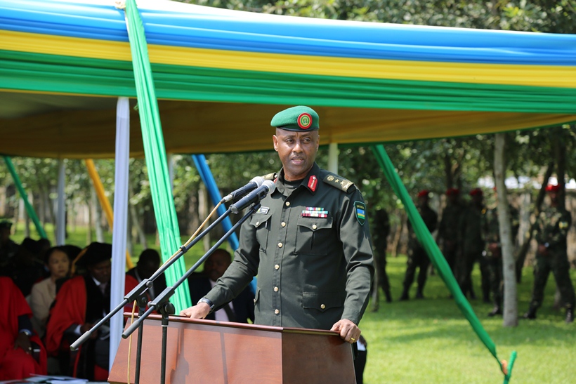 Umuyobozi mukuru w'Ishuri rya Gisirikare ryo mu Karere ka Musanze, Maj Gen Jean Bosco Kazura