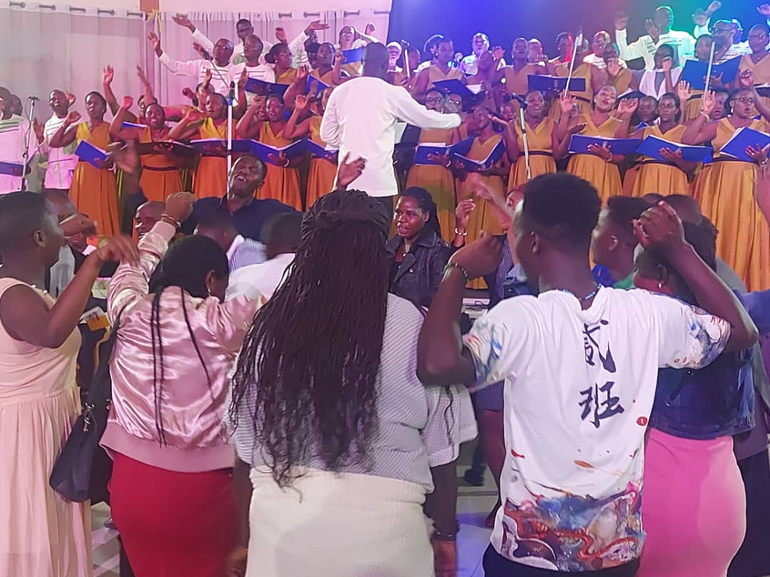 Ab'i Musanze baatangiye umwaka bacinya akadiho banasenga