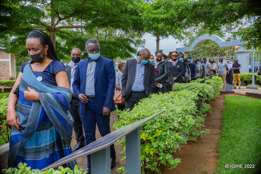 Aba bakozi basabwe guharanira kubungabunga uburenganzira bwa muntu