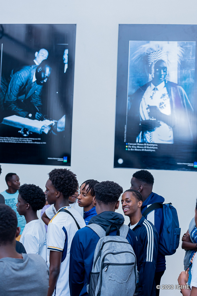 Aba bana bigishijwe byinshi ku mateka y'u Rwanda