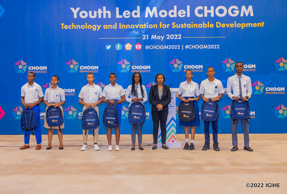 Aba banyeshuri bagaragaje ko bafite ubumenyi kuri CHOGM
