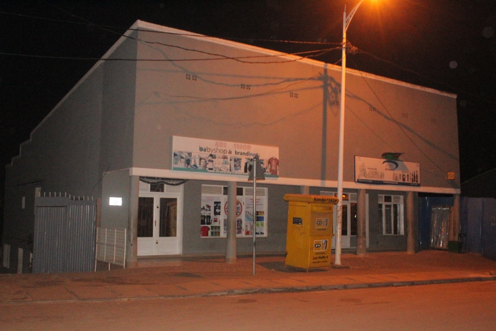 Abacuruza ibiribwa nabo iyo bwije barafunga kuko nta bakiriya baba bari kubona