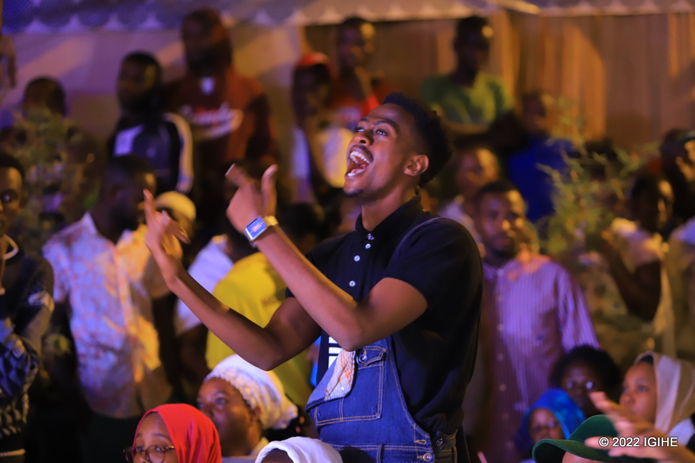 Abafana ba P Fla bamweretse urukundo