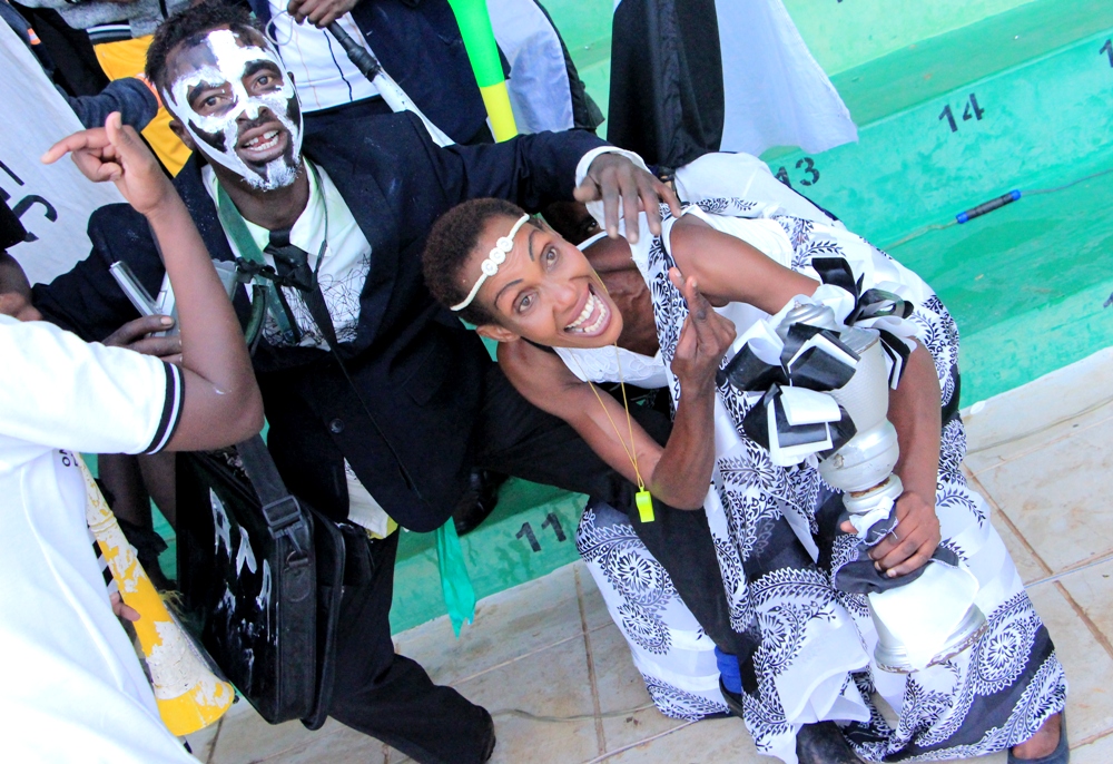 Abafana bari bambariye ibirori
