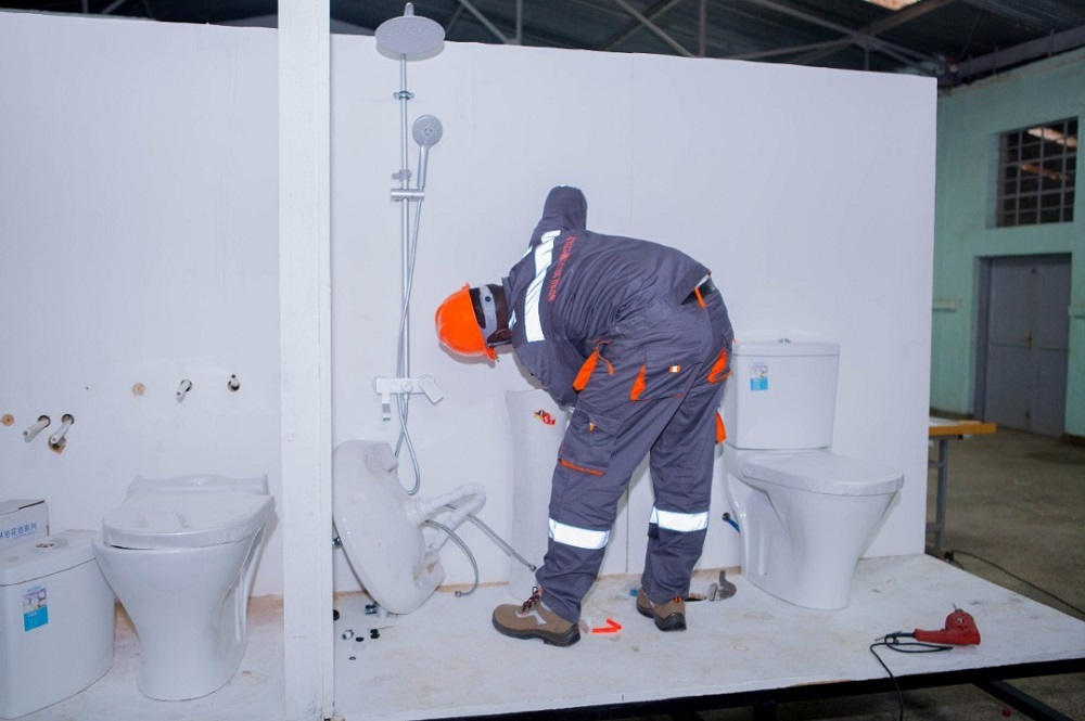Abafite ubuhanga mu bijyanye no gukora amazi 'Plumbing and Heating' na bo bari mu bahiganwe