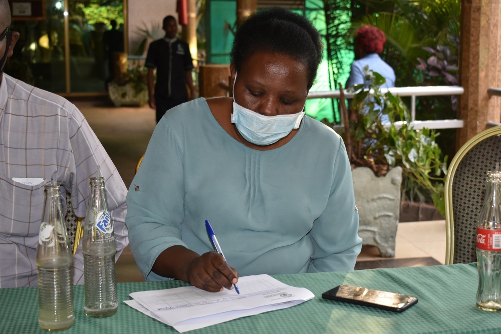 Abagize ihuriro rya RPNCO bari kuzuza ibisabwa kugirango biteganyirize muri ejo heza1