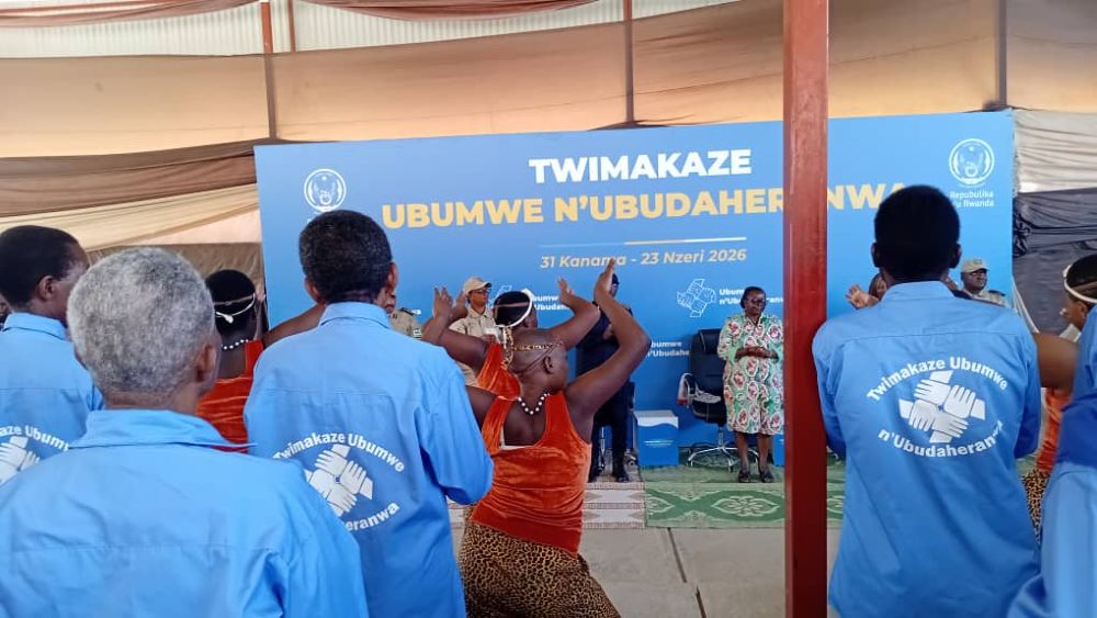 Abagorwa bari i Nyamagabe, beretse ubuyobozi ko bashima uko babayeho ndetse baranabasusurutsa