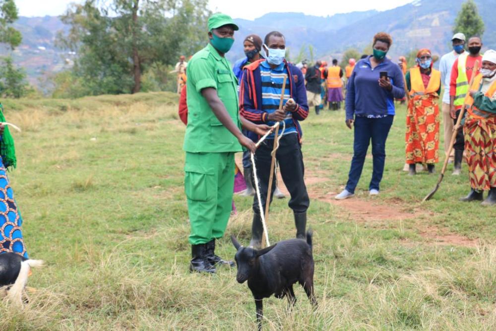 Abahawe ihene bavuze ko zizabunganira mu iterambere ryabo