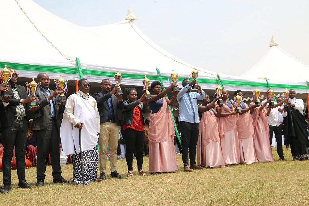 Ababaye indashyikirwa mu mihigo bashimiwe