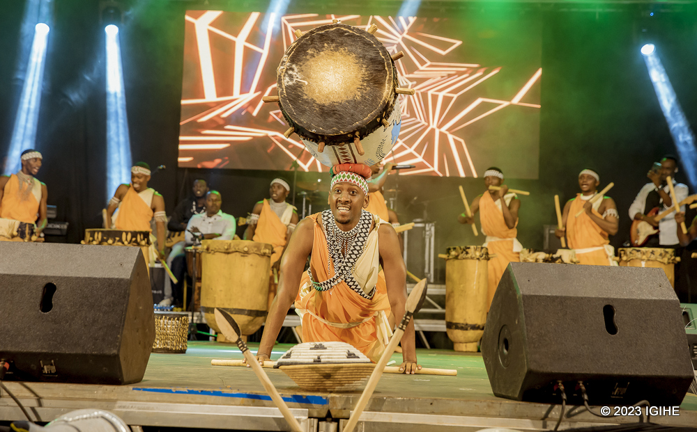 Abakaraza b'ingoma y'i Burundi batunguranye muri iki gitaramo