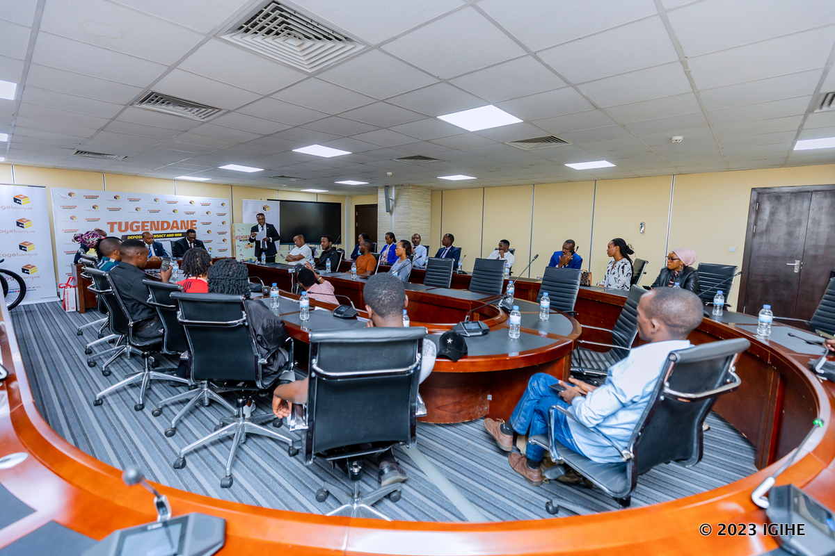 Abakiliya ba Cogebanque bashimye uko bahabwa agaciro kugera no ku kugenerwa ibihembo