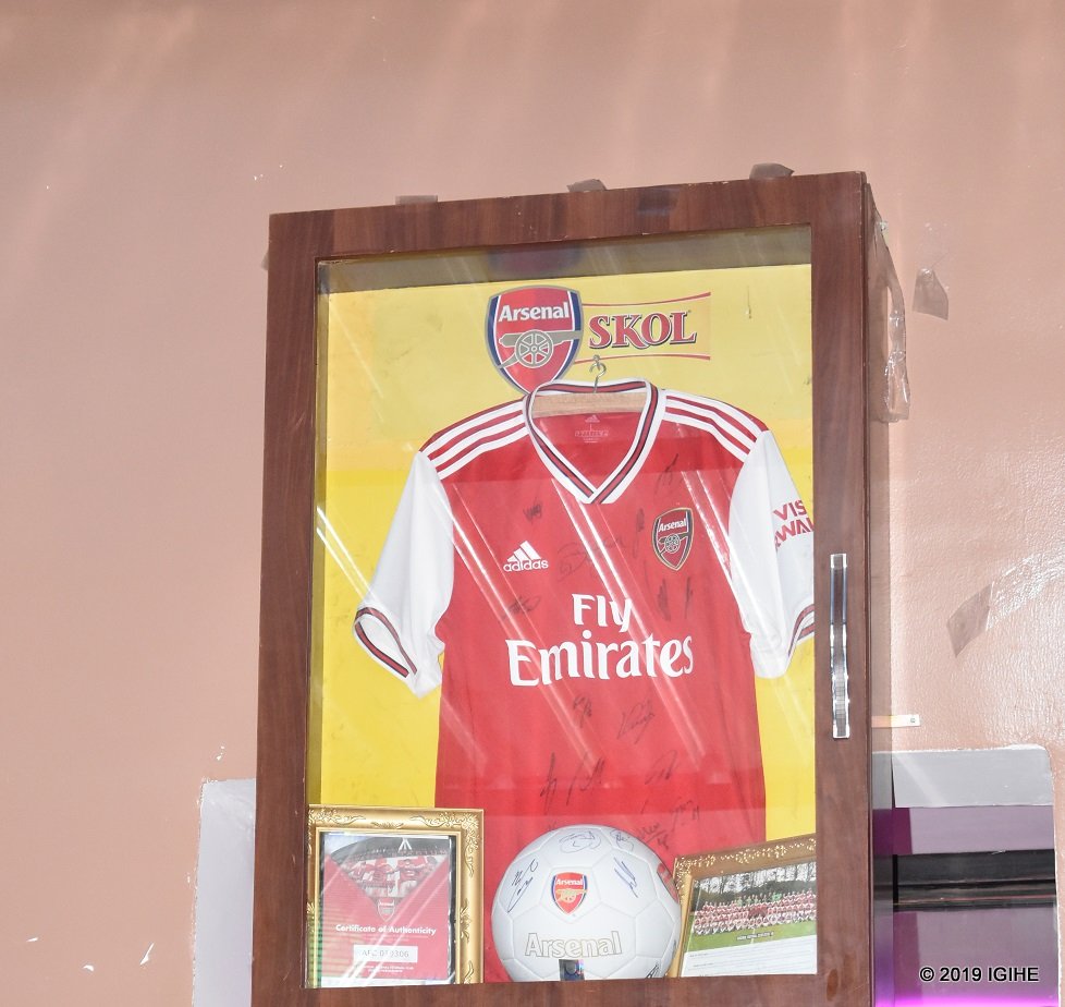 Abakunzi ba Arsenal beretswe impano bagenewe n'ikipe yabo