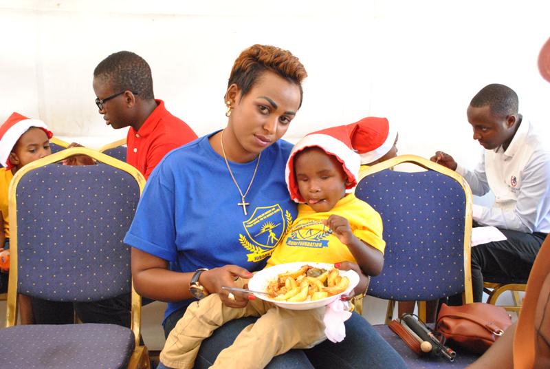 Bahati avuga ko yashinze iki kigo kugira ngo afashe abana bafite ubumuga bwo kutabona bo mu miryango ikennye