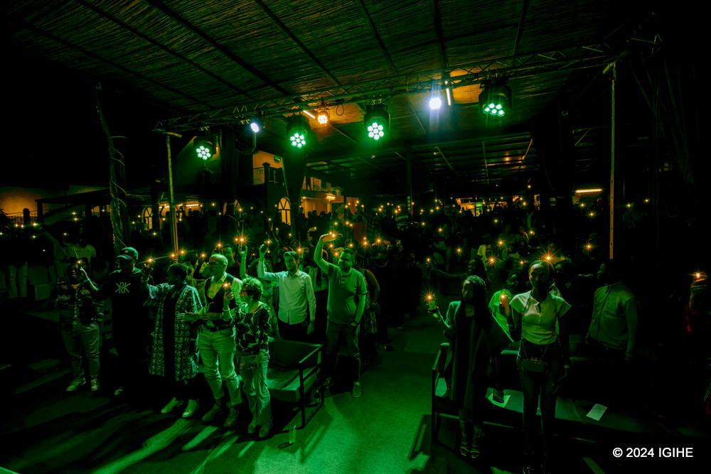 Abantu batandukanye bari bitabiriye