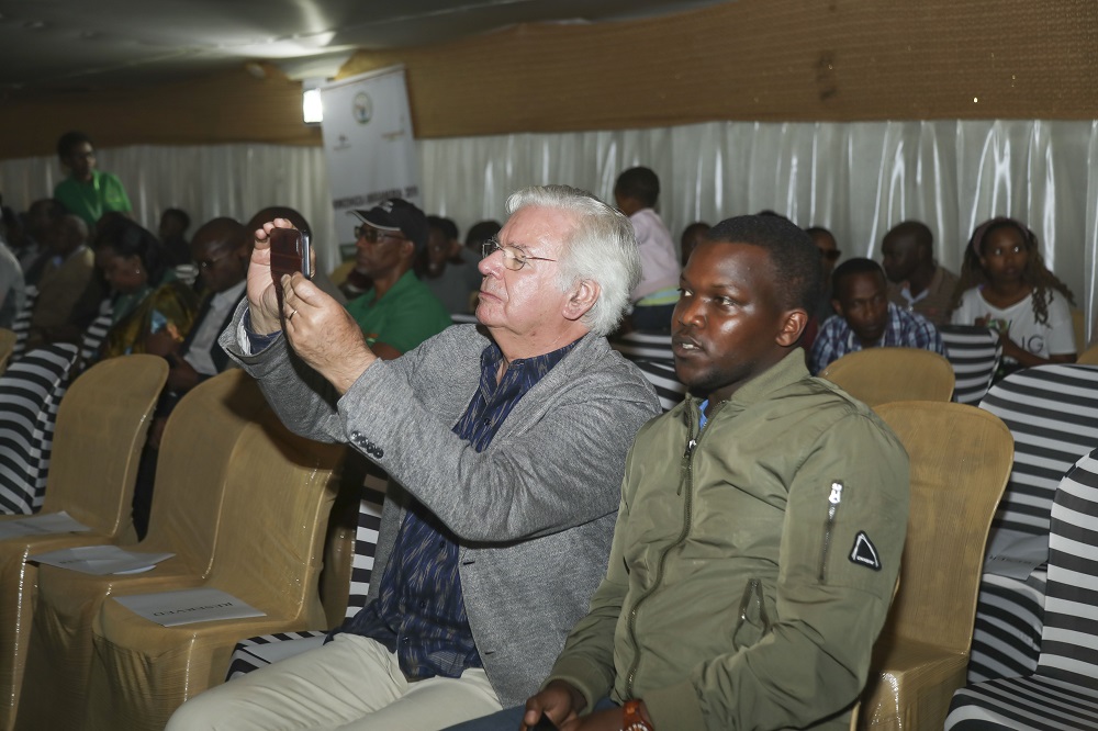 Abanyamahanga bishimiye kwitabira igitaramo kigaragaza umuco Nyarwanda