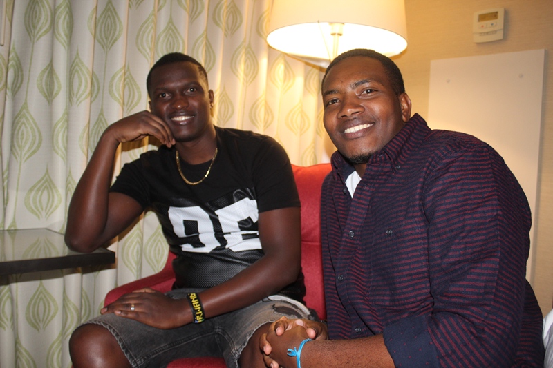 Abanyamakuru Uwizeye Ally Soudy(ibumoso) na Claude Kabengera bageze i San Francisco