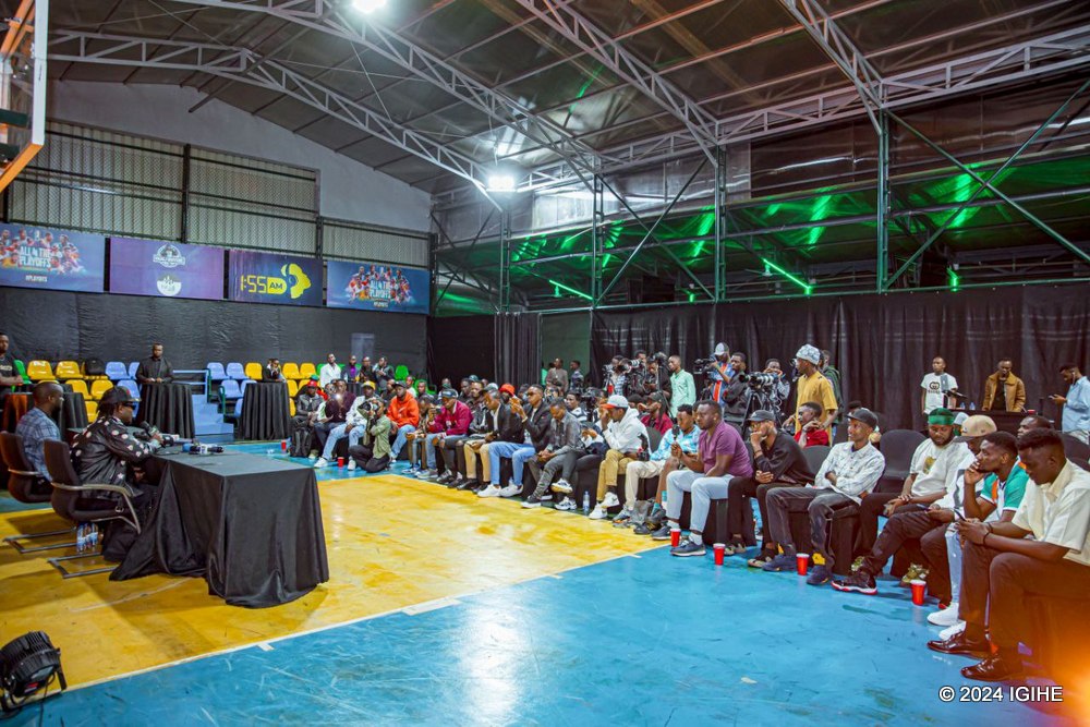 Abanyamakuru bitabiriye ikiganiro cya Bruce Melodie ku bwinshi