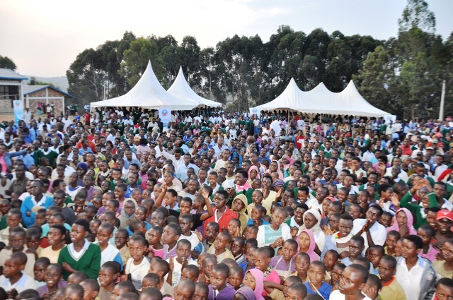 Abanyeshuri bagera kuri 1600 bitabiriye iki gitaramo