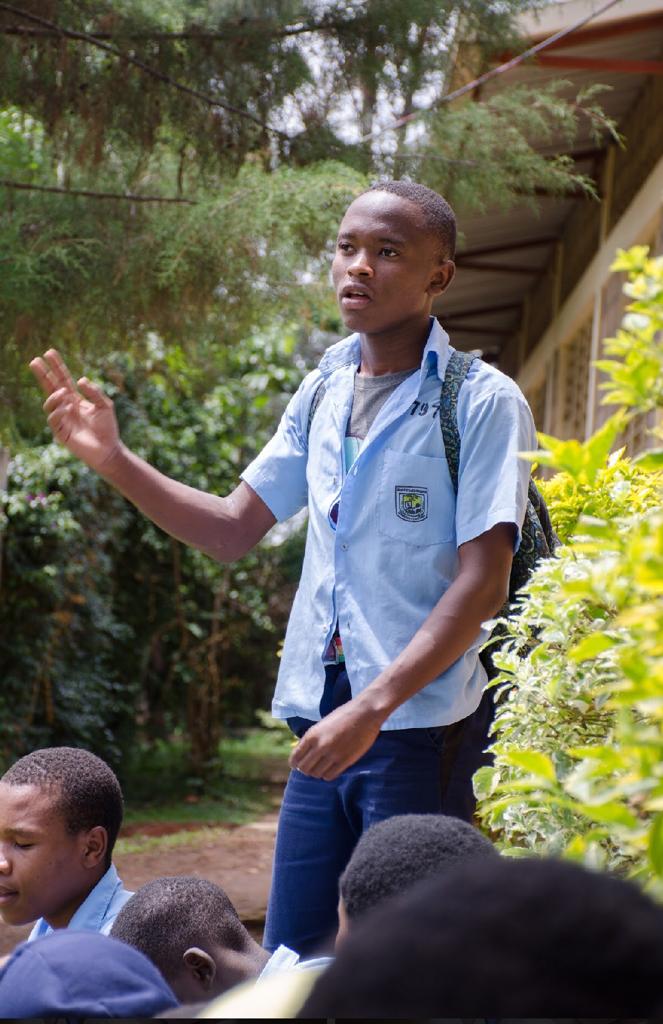Abanyeshuri bahawe ijambo babaza ibibazo
